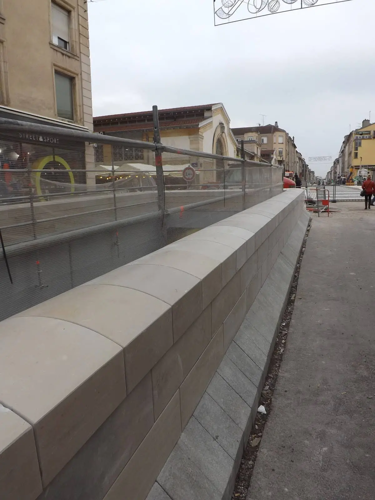 Moleanos Beige Wall Coping – Natural Stone Capping