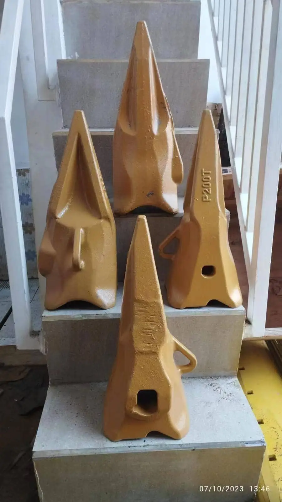 Komatsu bucket teeth P020TL,P025TL,P030TL,P040TL,P050TL,P070TL,P085TL,P0120TL,P0200TL